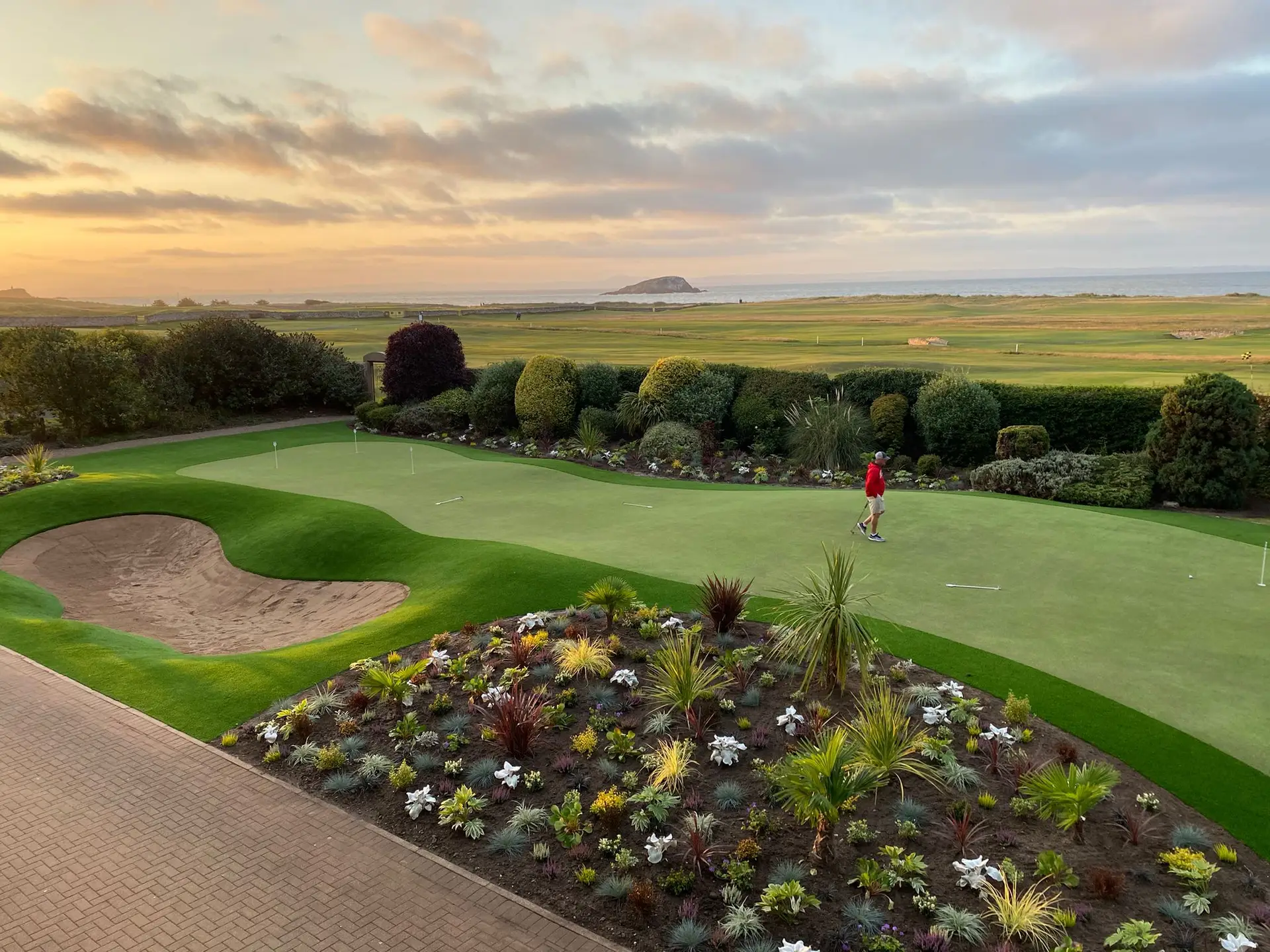 Commercial putting green installers